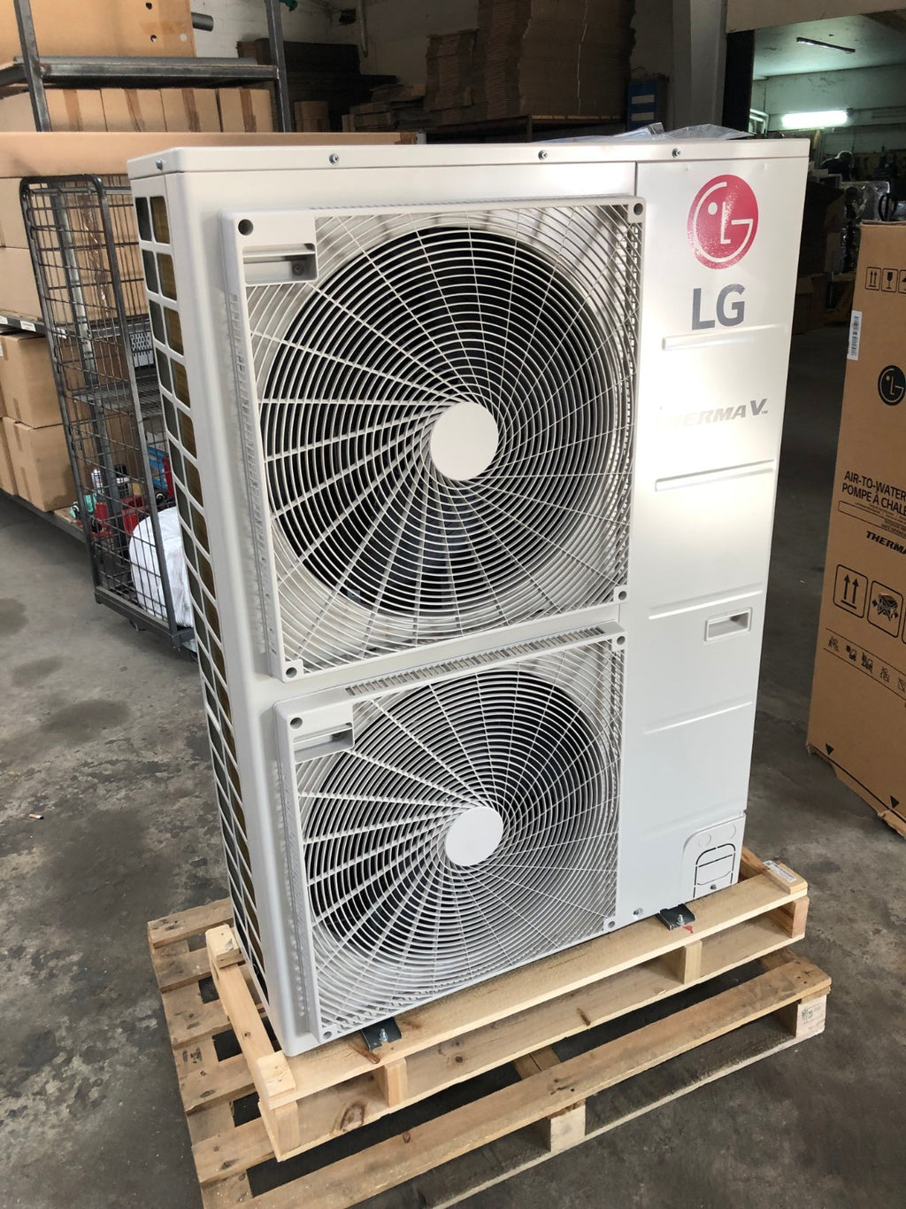 LG ThermaV Pompe à chaleur air/eau triphasée 14 kW