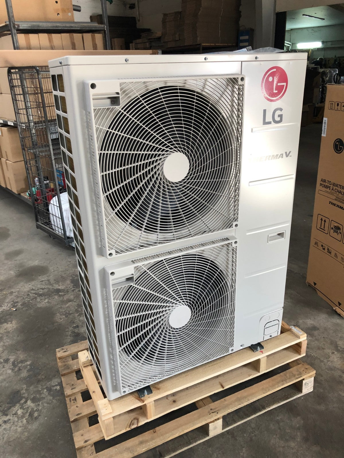 LG ThermaV Pompe à chaleur air/eau triphasée 14 kW